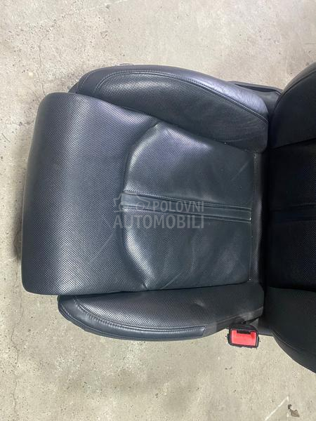 Kozna elektricna sedista