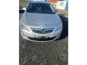 Opel Astra J 