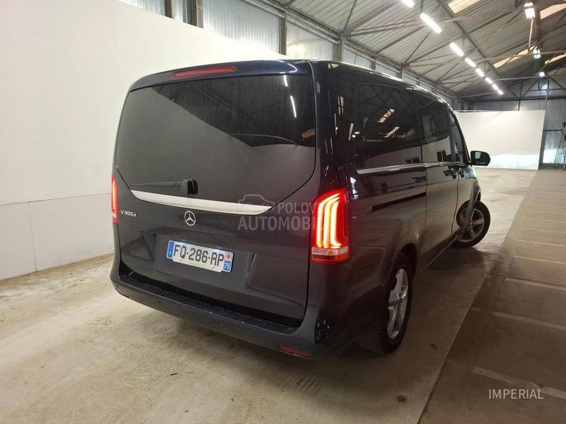 Mercedes Benz V Klasa 300D Long u dolasku