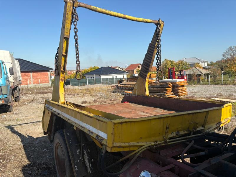 Mercedes Benz 1213 podizac