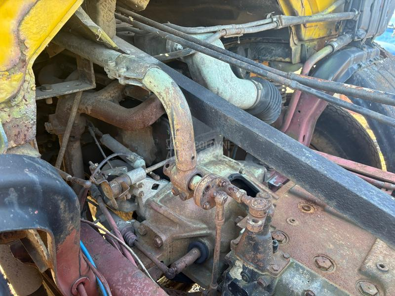 Mercedes Benz 1213 podizac