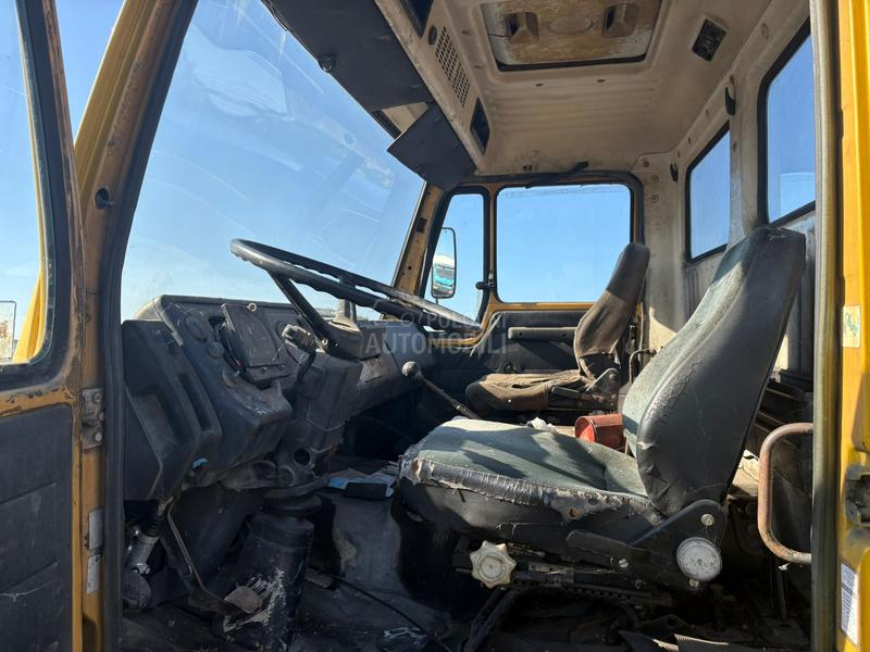 Mercedes Benz 1213 podizac