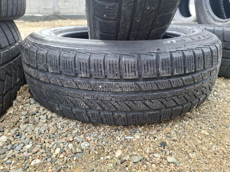 Bridgestone 175/65 R15 Zimska