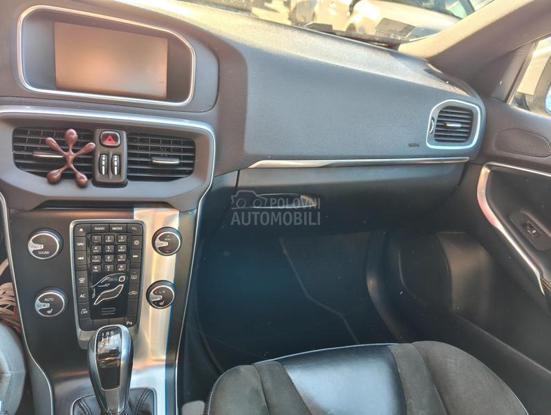 Volvo V40 D2 R-Design