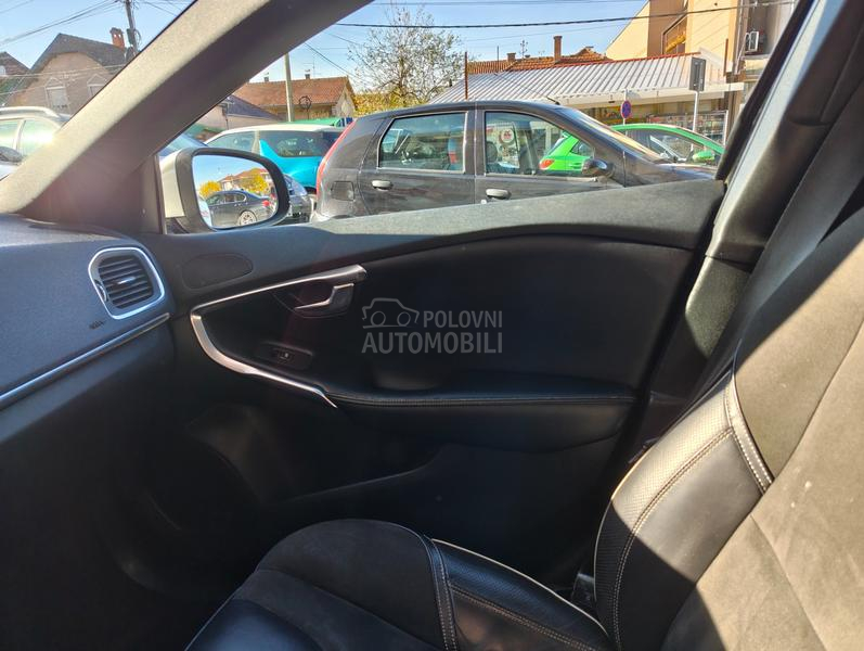 Volvo V40 D2 R-Design