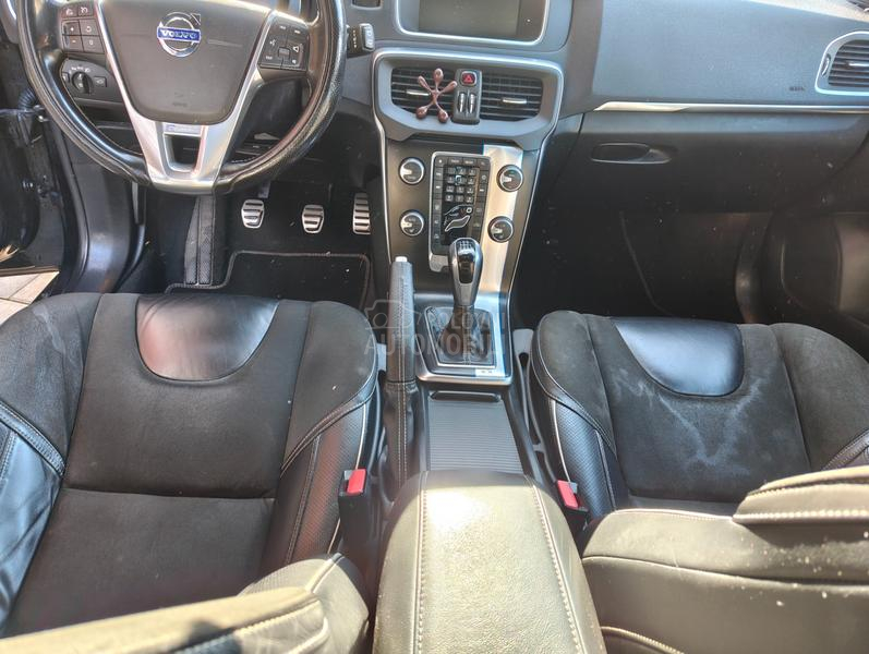 Volvo V40 D2 R-Design