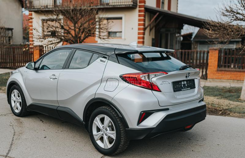 Toyota C-HR 1.8 Hybrid