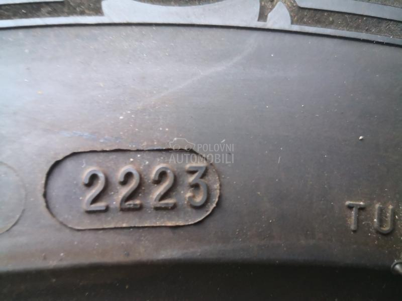 Michelin 215/65 R17 Zimska