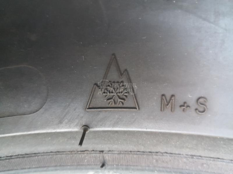 Michelin 215/65 R17 Zimska
