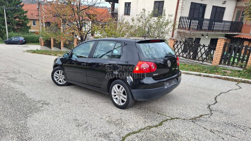 Volkswagen Golf 5 1.9 TDI 77 k.w