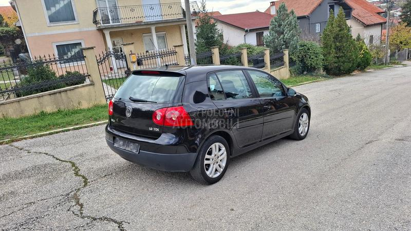 Volkswagen Golf 5 1.9 TDI 77 k.w