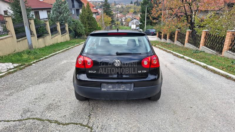 Volkswagen Golf 5 1.9 TDI 77 k.w