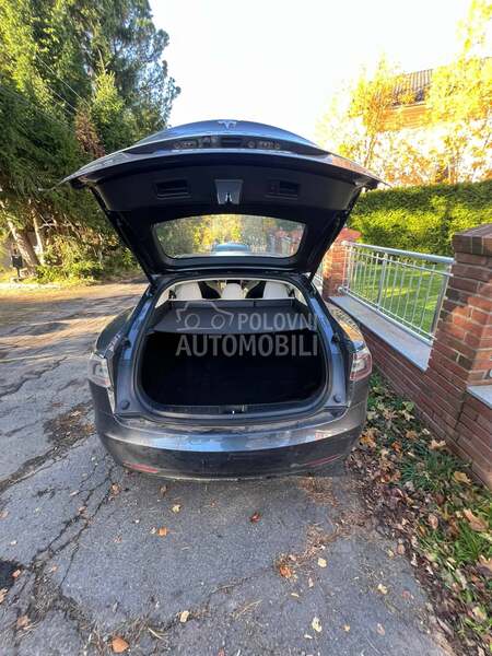 Tesla Model S 75d