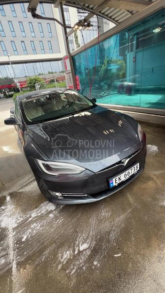 Tesla Model S 75d
