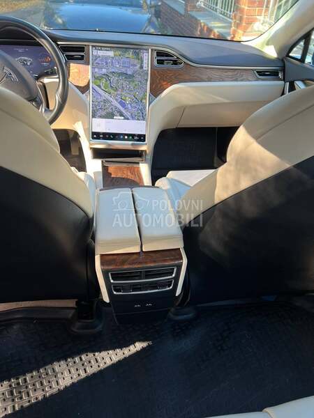 Tesla Model S 75d