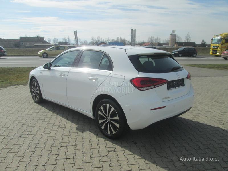 Mercedes Benz A 250 e phev eqpower