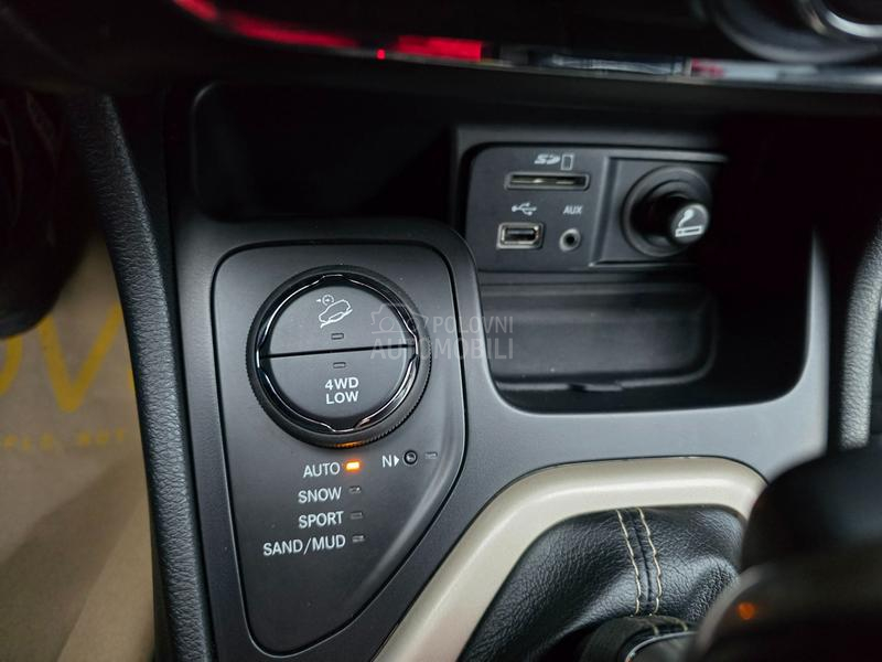 Jeep Cherokee Limited Totalni ful