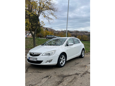 Opel Astra J Cosmo