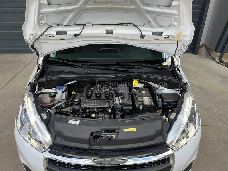 Peugeot 208 rikv. kamera