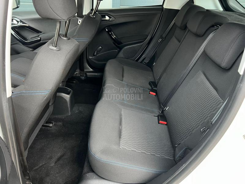 Peugeot 208 rikv. kamera