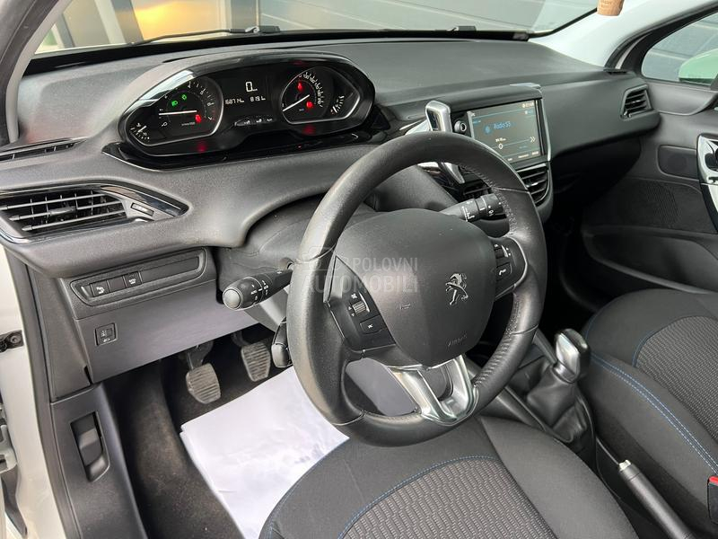 Peugeot 208 rikv. kamera