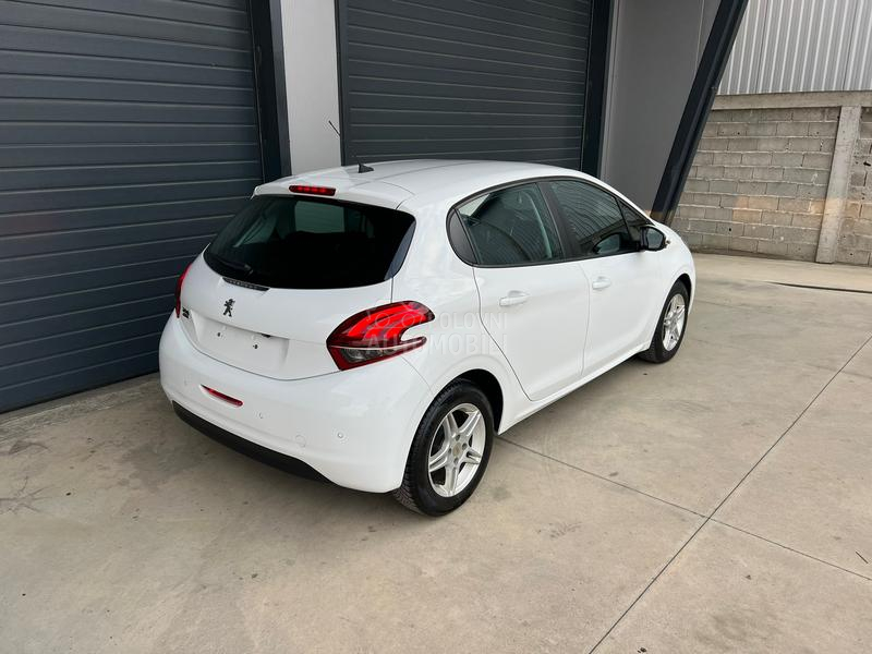 Peugeot 208 rikv. kamera