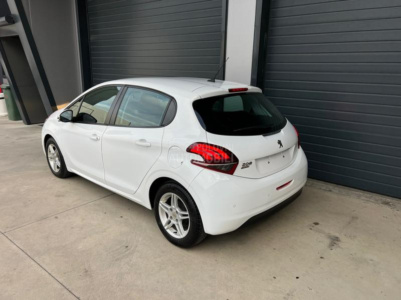 Peugeot 208 rikv. kamera