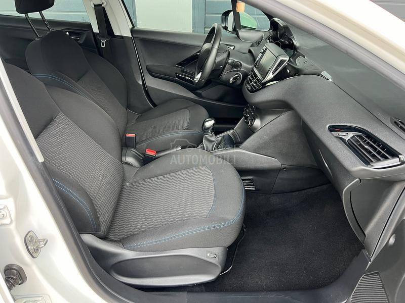 Peugeot 208 rikv. kamera