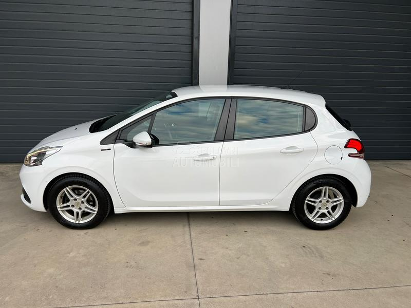 Peugeot 208 rikv. kamera