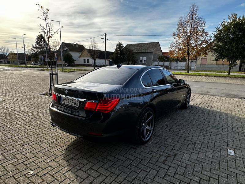 BMW 730 