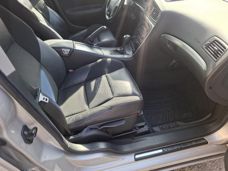 Volvo V70 2.4 D5