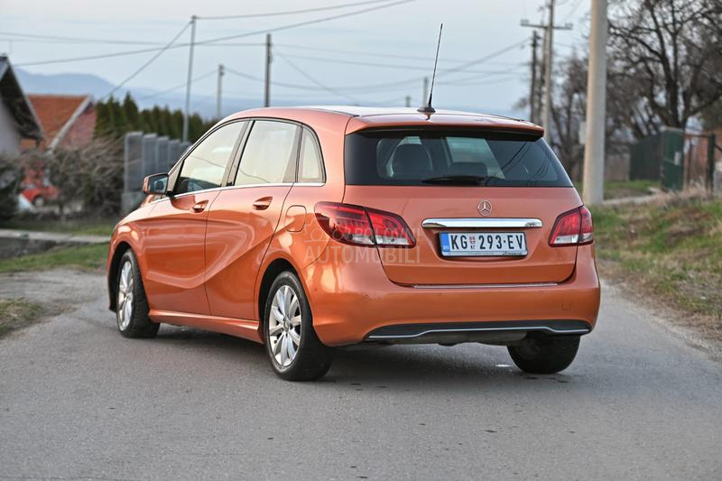Mercedes Benz B 180 