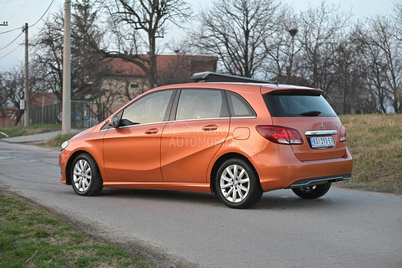 Mercedes Benz B 180 