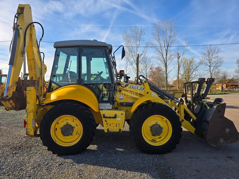 New Holland LB 115B