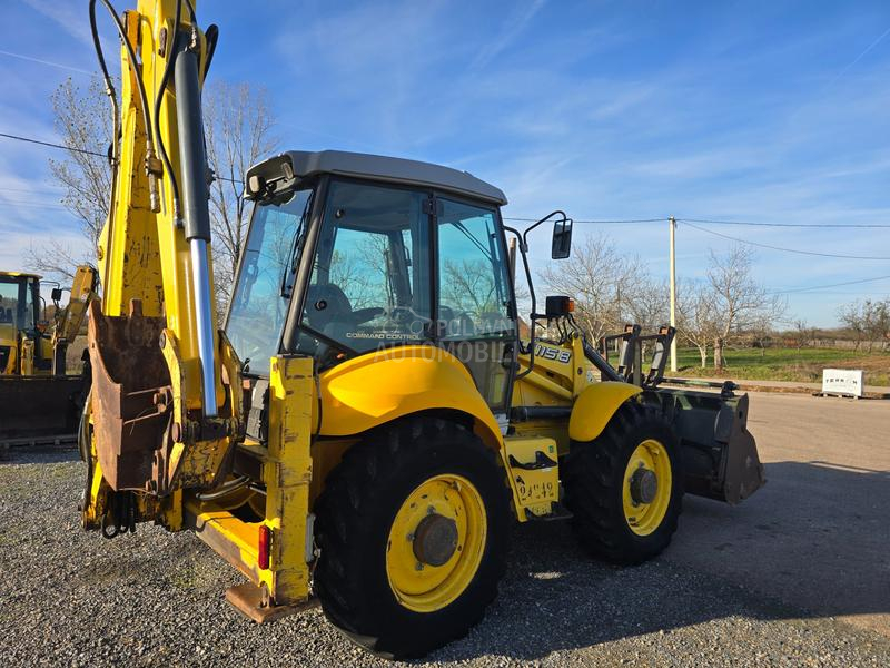New Holland LB 115B