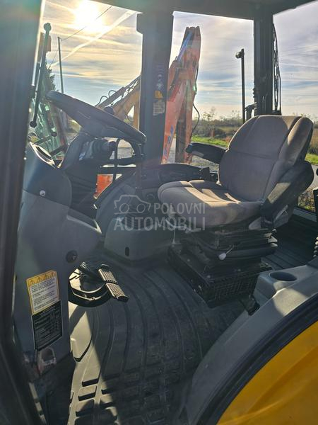 New Holland LB 115B