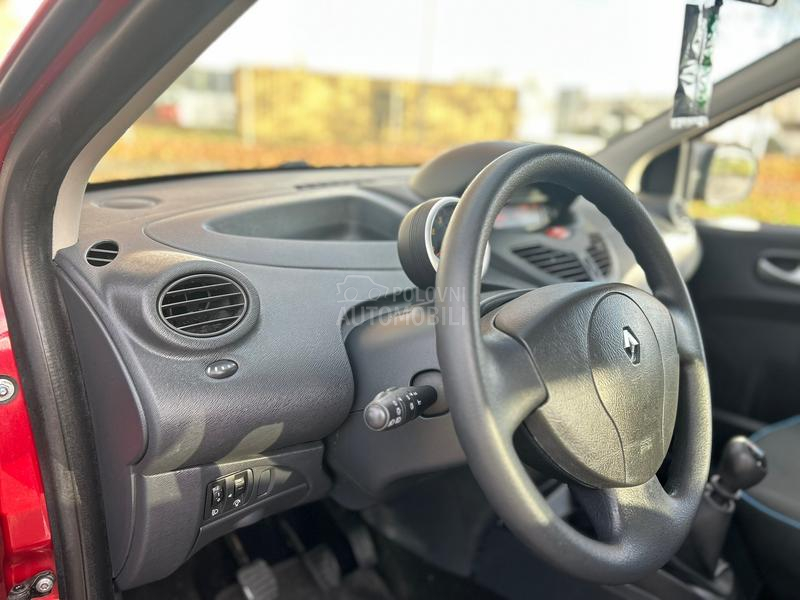 Renault Twingo 1.2 16v B E N Z I N