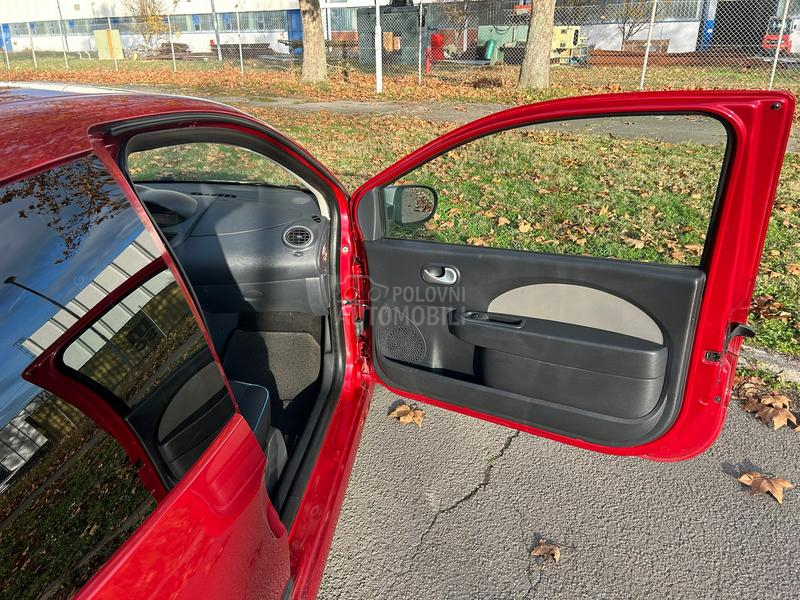 Renault Twingo 1.2 16v B E N Z I N