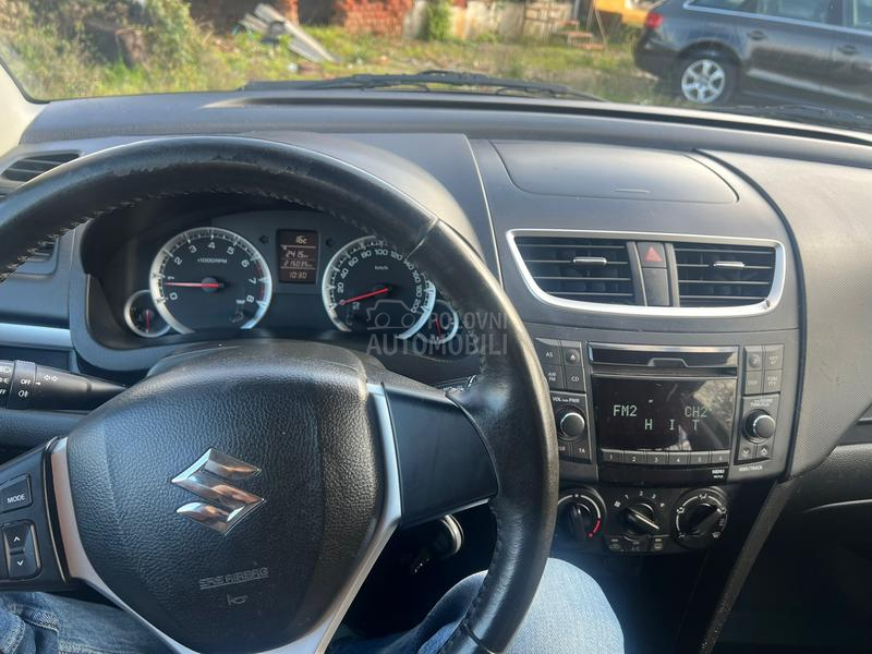 Suzuki Swift 
