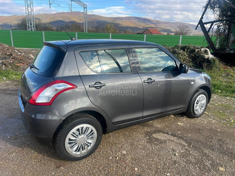 Suzuki Swift 