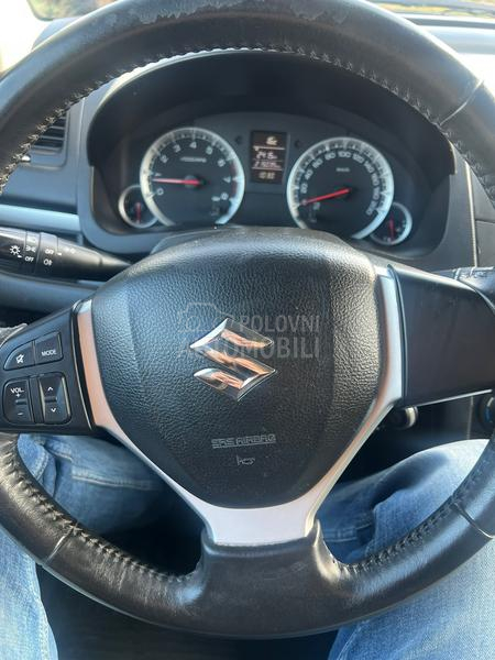 Suzuki Swift 