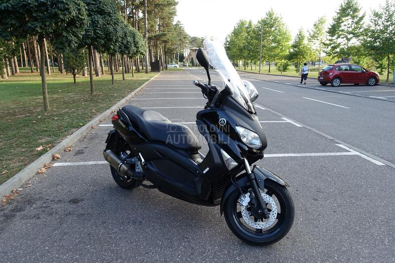 Yamaha XMAX