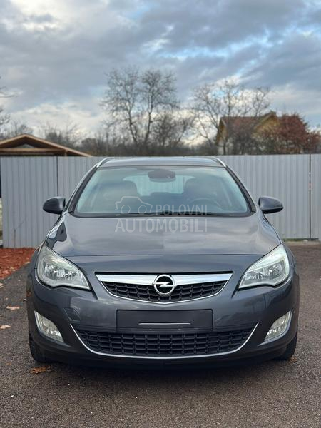 Opel Astra J 1.7 cdti/cosmo