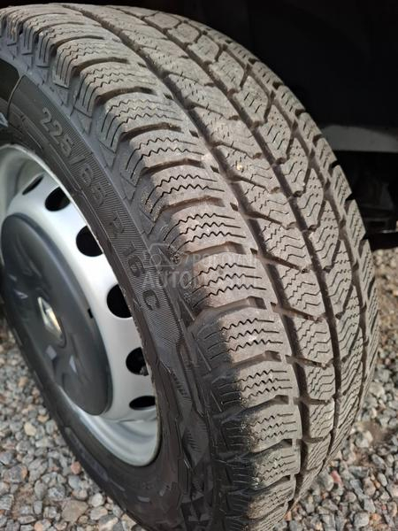 Renault Master T35 2.3dCi 150ks