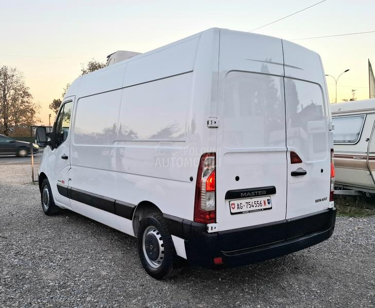 Renault Master T35 2.3dCi 150ks