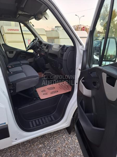 Renault Master T35 2.3dCi 150ks