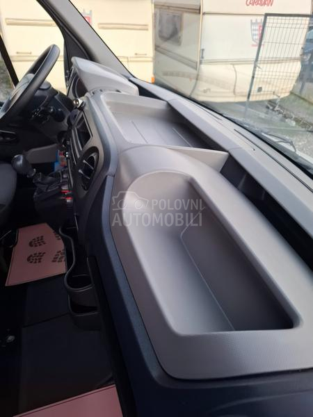 Renault Master T35 2.3dCi 150ks