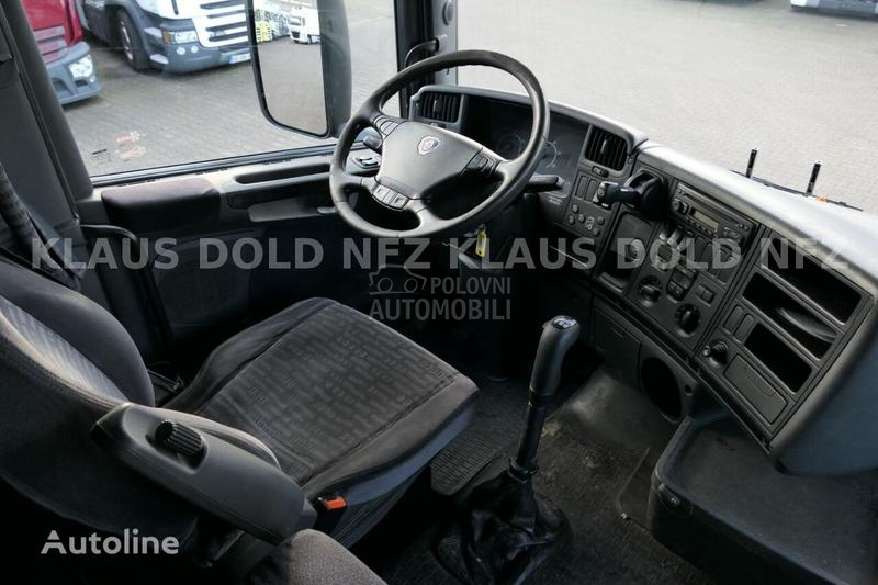 Scania R580 6x2 platformom,rampa