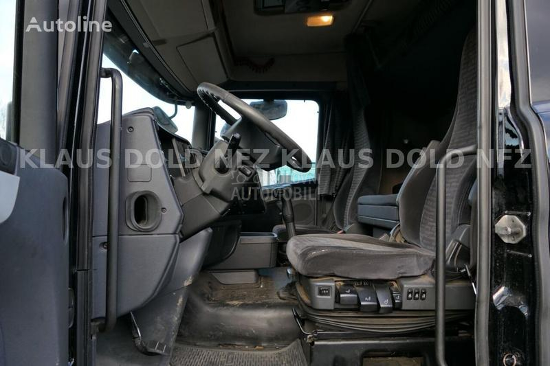Scania R580 6x2 platformom,rampa