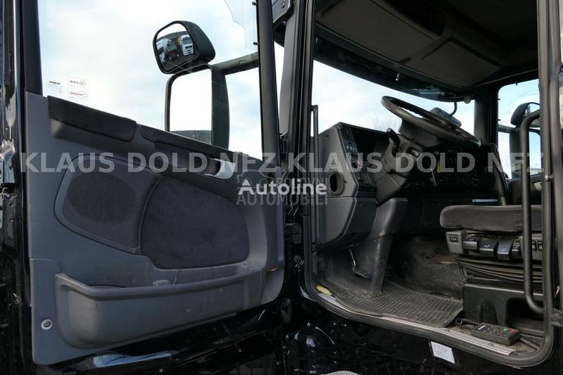 Scania R580 6x2 platformom,rampa